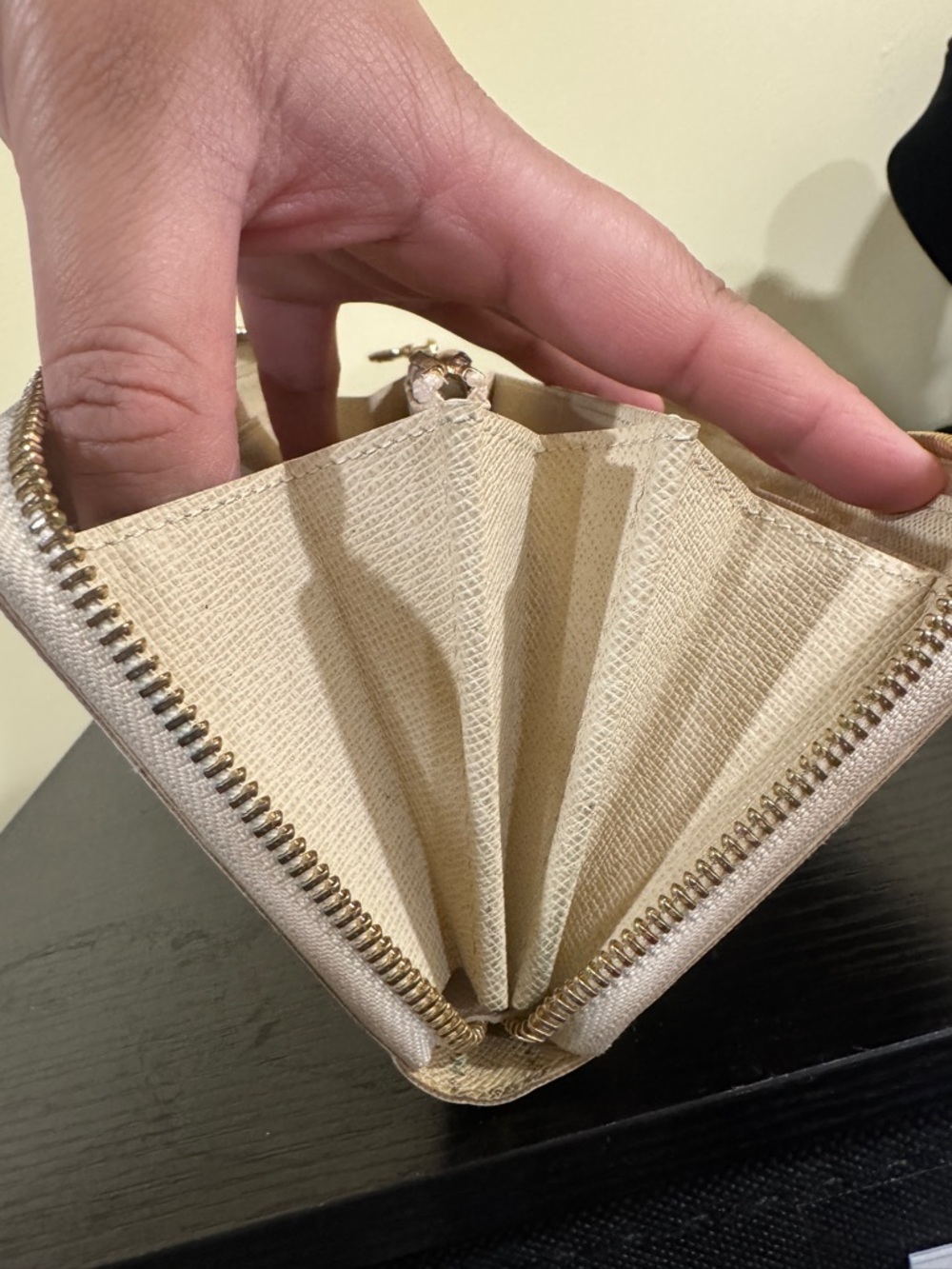 Louis Vuitton Zip Around Wallet - Picture 11 of 16